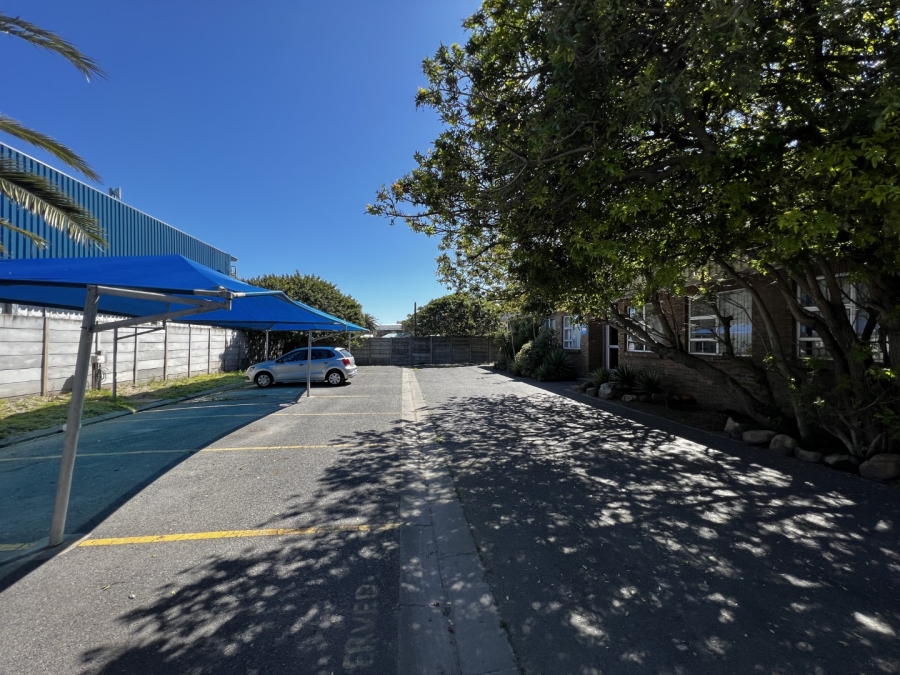 Commercial Property for Sale in Airport Industria Western Cape